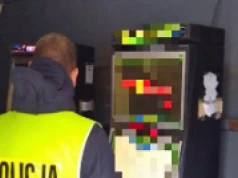 Nielegalne automaty zabezpieczone przez policjantów