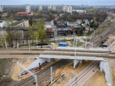 Z jednej strony kolejarze, z drugiej drogowcy. Mieszkańców dzielnicy Katowic czekają miesiące utrudnień