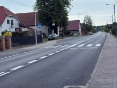 Remont przy posesji radnego. Drgania, hałas i pękające ściany