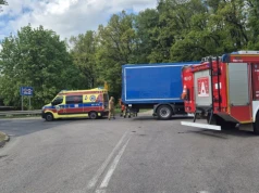 Śmiertelne zderzenie osobówki z ciężarówką. Droga została zablokowana