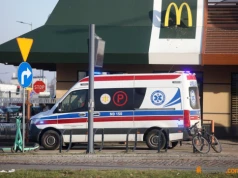 Dramatyczna sytuacja przy dworcu Olsztyn Główny. Reanimowano pasażerkę taksówki