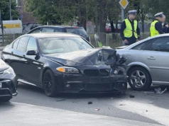 Lublin: Kierowca BMW wjechał w znajdujące się przed nim auta. Kilka pojazdów uszkodzonych