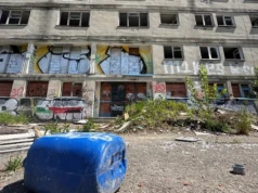 Opuszczony hotel ma granicy Brochowa i Jagodna popada w coraz większą ruinę