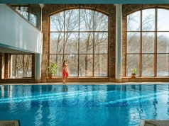 🌿 Pomorski resort z zoo, strefą spa i amfiteatrem 🎸 Urlop w dolinie pełnej atrakcji 🏊