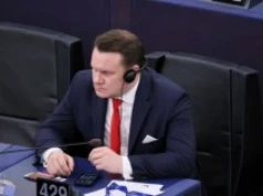 Domagają się wyjaśnień od brytyjskiego premiera. Chodzi o Tarczyńskiego