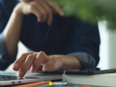 Ten cyfrowy rozmówca coraz częściej zastępuje terapię. Polacy przenoszą emocje do AI