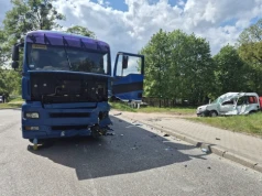 Śmiertelny wypadek. Renault wjechało pod ciężarówkę