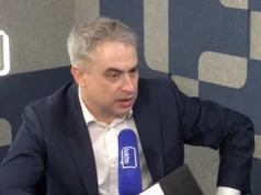 Gawkowski wpłaca na „Pomóżmy Ukraińcom”, których jego rząd pozbawił pomocy. Zapowiada korekty