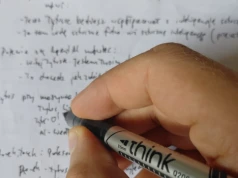 „Tytus nie może stać w gablocie”. Rozmowa z Karolem Weberem, scenarzystą nowych przygód Tytusa