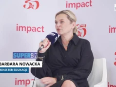 Wielkie zmiany w szkołach. Nowacka o zakazie smartfonów