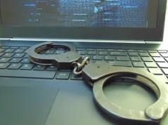 Telefon, strach i obietnica zysku. Mieszkańcy powiatu stracili ponad 60 tys. zł