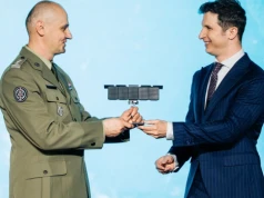 MikroSAR oficjalnie przekazany Wojsku Polskiemu