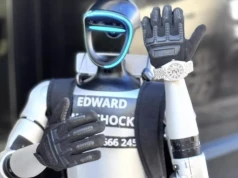 Edward Warchocki wszedł do sklepu Merkus i wywołał sensację. Robot-influencer przyciągnął tłumy klientów