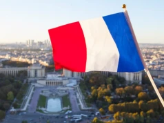 Francja wysłała „dyplomatyczny lotniskowiec” na Morze Arabskie