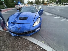 Pojazd uprzywilejowany MZA zderzył się z Corvette. Kolizja przy dojeździe do wypadku