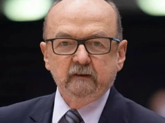 Ryszard Legutko o "wojnie tusko-polskiej". Mówi "Gazecie Polskiej", że konstytucję trzeba zmienić z głową