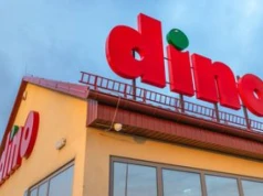 "Stoi pusty, zadłuża się". Dino ma problem. Dotyczy kasjerów