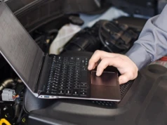Paliwo drogie i kierowcy kombinują. Ekspert: "Moduły ingerują w elektronikę"