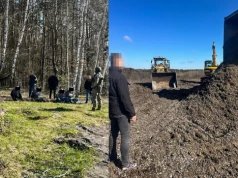 CBŚP rozbiło gang nygusów zakopujących śmieci, udawali, że robią rekultywację
