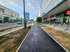 Ścieżka rowerowa przy Domach Centrum nabiera wyglądu. "Czarno to widzę"