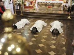Biskup wyświęcił trzech diakonów
