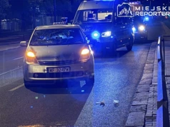 Poważne potrącenie we Włochach. 24-latek wtargnął na drogę w miejscu niewyznaczonym, jest w stanie krytycznym