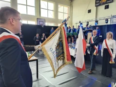 Za nami uroczysta sesja Rady Gminy w Galewicach – samorząd po 18 latach starań ma m.in. nowy sztandar i herb (zdjęcia)