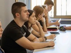 Ośmioro uczniów w klasie. Minimalna liczba wpłynie na finanse i jakość edukacji