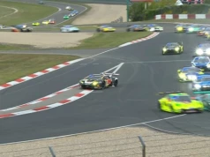 Pech Red Bulla w 24h Nurburgring. W tle Lamborghini, przebita opona i ekipa Verstappena