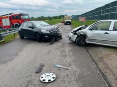 Czołowe zderzenie Skody i Opla w Wierzchowiskach Drugich. Cztery osoby ucierpiały