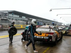 Dlaczego pit stopy w 24h Nürburgring trwają tak długo? Oto odpowiedź