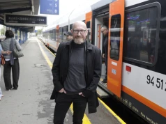 Autor kryminałów spotkał się z czytelnikami w pociągu