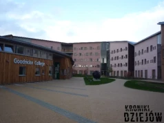 Zostawiła paszport i torebkę, ale ze zlewu zniknęła jedna rzecz. Zagadka Claudii Lawrence od lat dzieli Anglię