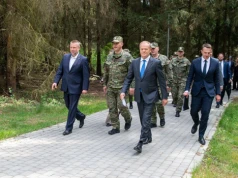 O SAFE i Nawrockim. Granica z Białorusią szczelna w 100 proc. Wojska USA w Polsce