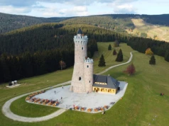 Atrakcja koło Śnieżnika. Powstała jako replika historyczna