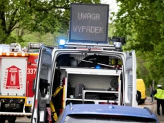 Małopolska. Samochód osobowy wjechał w zaparkowanego tira. Zginęły trzy osoby