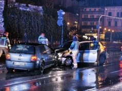 Pijany kierowca doprowadził do czołowego zderzenia. Siedem osób rannych!