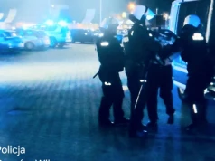 Kibice próbowali wtargnąć na S3. Nocne napięcie po derbach, policja użyła gazu i pałek