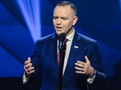 Zadyma po policyjnej interwencji. Nawrocki grzmi o nękaniu mediów. Kierwiński odpowi…