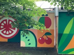Studenci ASP pomalowali ściany targowiska na pl. Miarki
