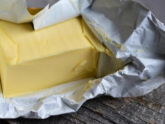 "Społem" złożyło skargę do UOKiK na Lidl i Biedronkę. Za sprzedawanie masła prawie za darmo