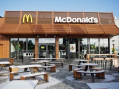 Rozbite auta przy McDonald’s. Poranny wypadek postawił służby na nogi
