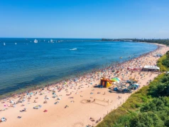 Wakacje nad Bałtykiem 🤍❤️ Okołoweekendowe loty do Gdańska z 3 miast od 149 PLN 🌤️✈️