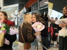 Alicja Szemplińska wróciła do Polski po Eurowizji. Tak ją powitano na lotnisku (ZDJĘCIA)