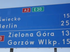 Stąd bierze się liczba kilometrów na znaku. To miejsce wcale nie jest wjazdem do miasta