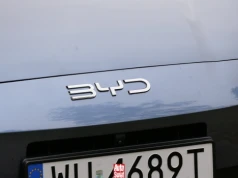 ADAC zbadał, czym oddychamy w nowych autach. Sprawdzili cztery modele