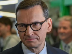 "Osłabia poczucie stabilności". Morawiecki punktuje Tuska po ataku na prezydenta