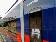 Awaria w pociągu, którym podróżowało 250 osób. W wagonach pojawił się dym