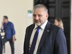 Premier szykuje zmiany w rządzie. Politycy KO: Żurek może zapłacić za wyjazd Ziobry