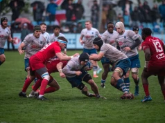 Juvenia Kraków przegrała z Ogniwem Sopot. Twardy mecz rugby w ulewie pod Wawelem